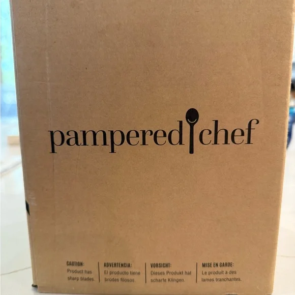 Pampered Chef Veggie Spiralizer - Picture 3 of 7